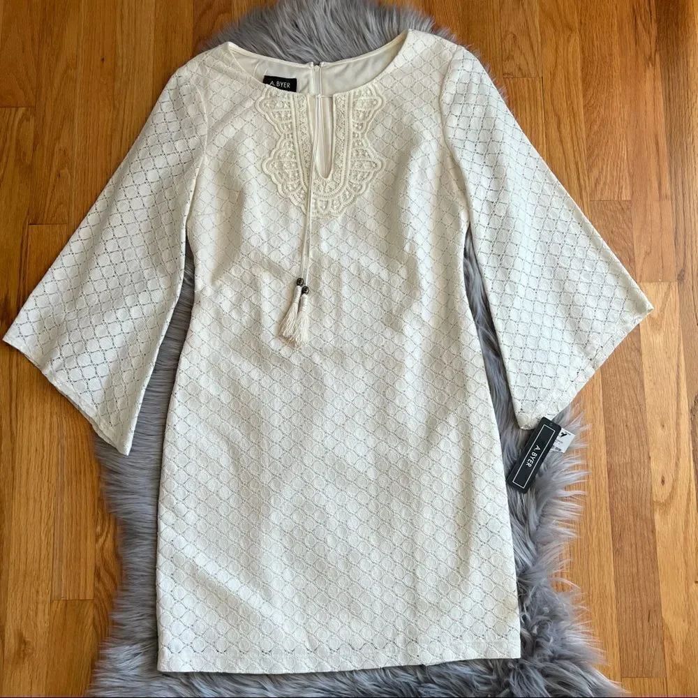 NWT Women’s A. Byer Dress w Flared Sleeves Size 9